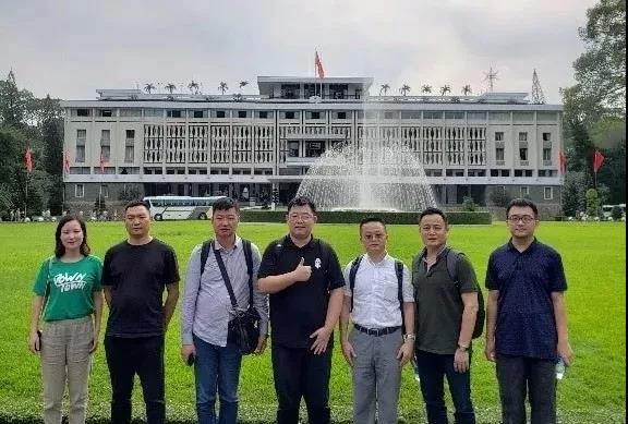 �����عɶ��³��������³�һ�и�Խ�Ͽ������