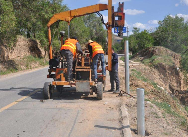 ���λ���