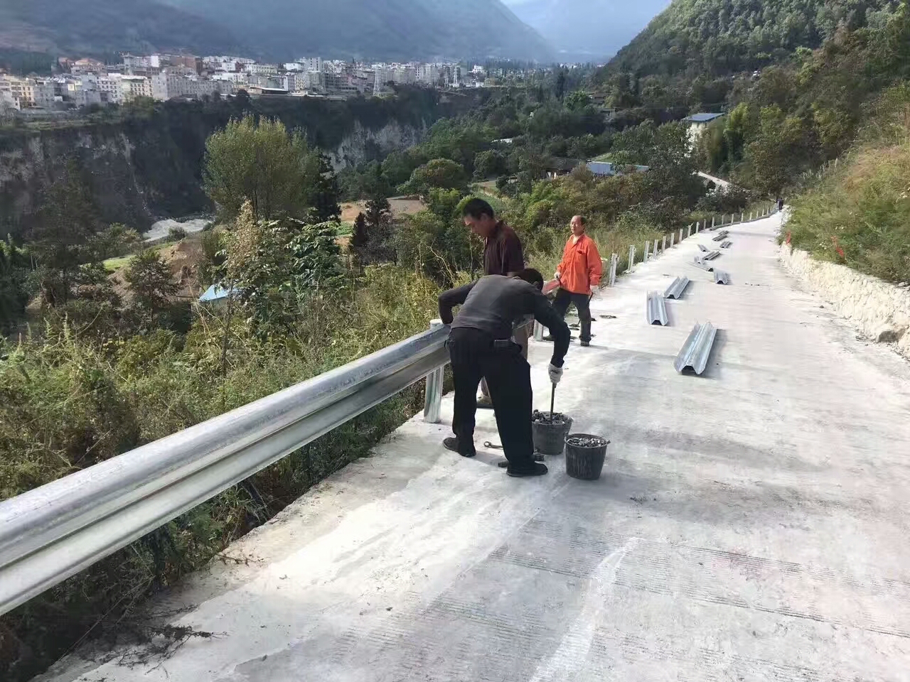 ���λ���